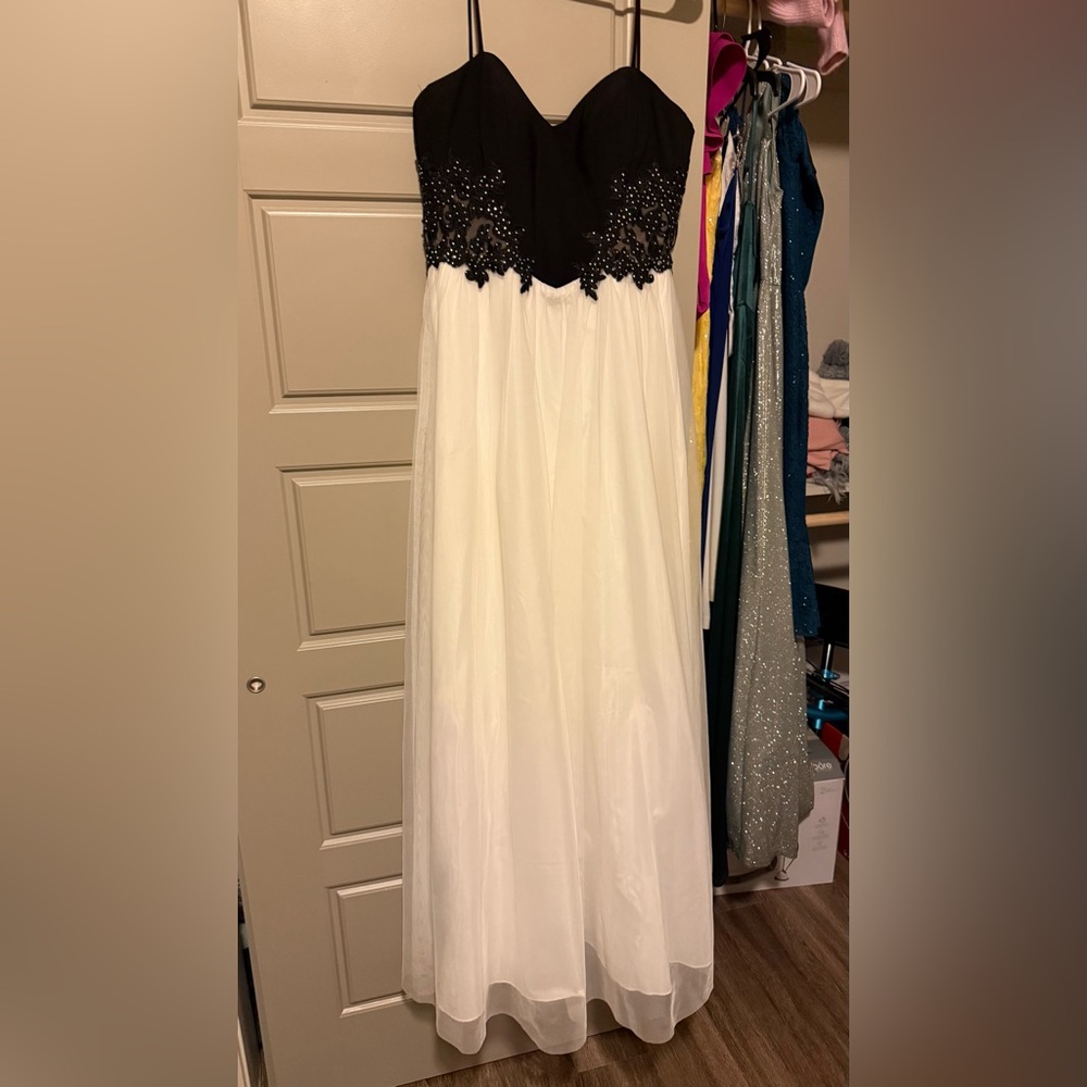 Black Beaded Bodice White Tulle Skirt Formal Gown